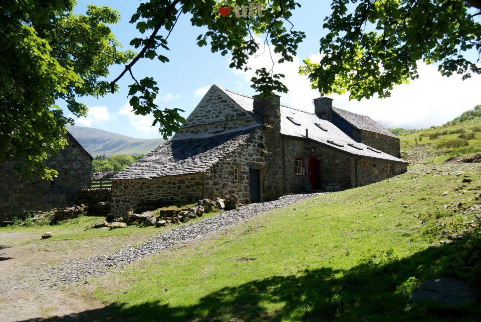 Cae Einion - Under the Thatch - Secluded